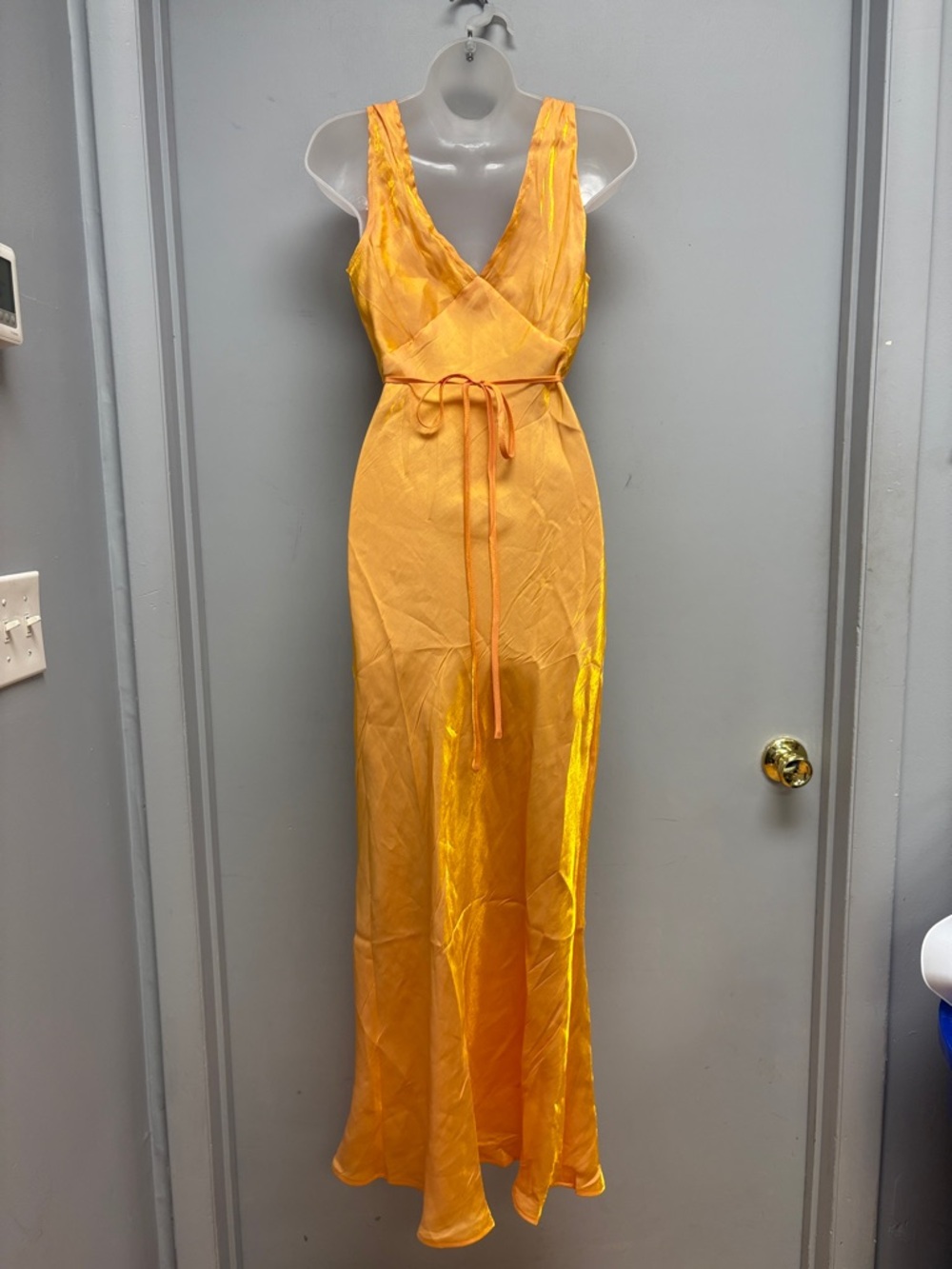 Peppermayo Loren Maxi Dress Mango Shimmer Satin Slip Dress Tie Back NWT Size 4 - Picture 5 of 11